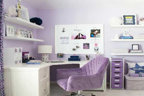 Phòng ngủ nhỏ tông màu tím nhạt